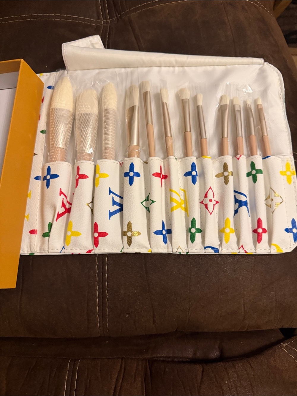 Luxury White Multicolor Makeup Brush Set with Roll-Up Case